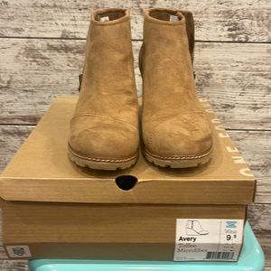 TOMS Microfiber wedge boot